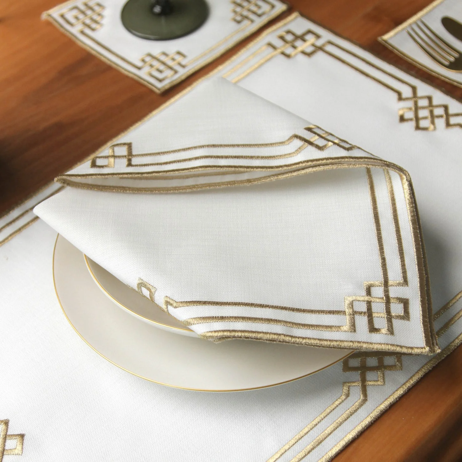 Ramadan Dining Set Eternal Knot Geometric Border for 6 Persons 24 Piece Set - Image 3