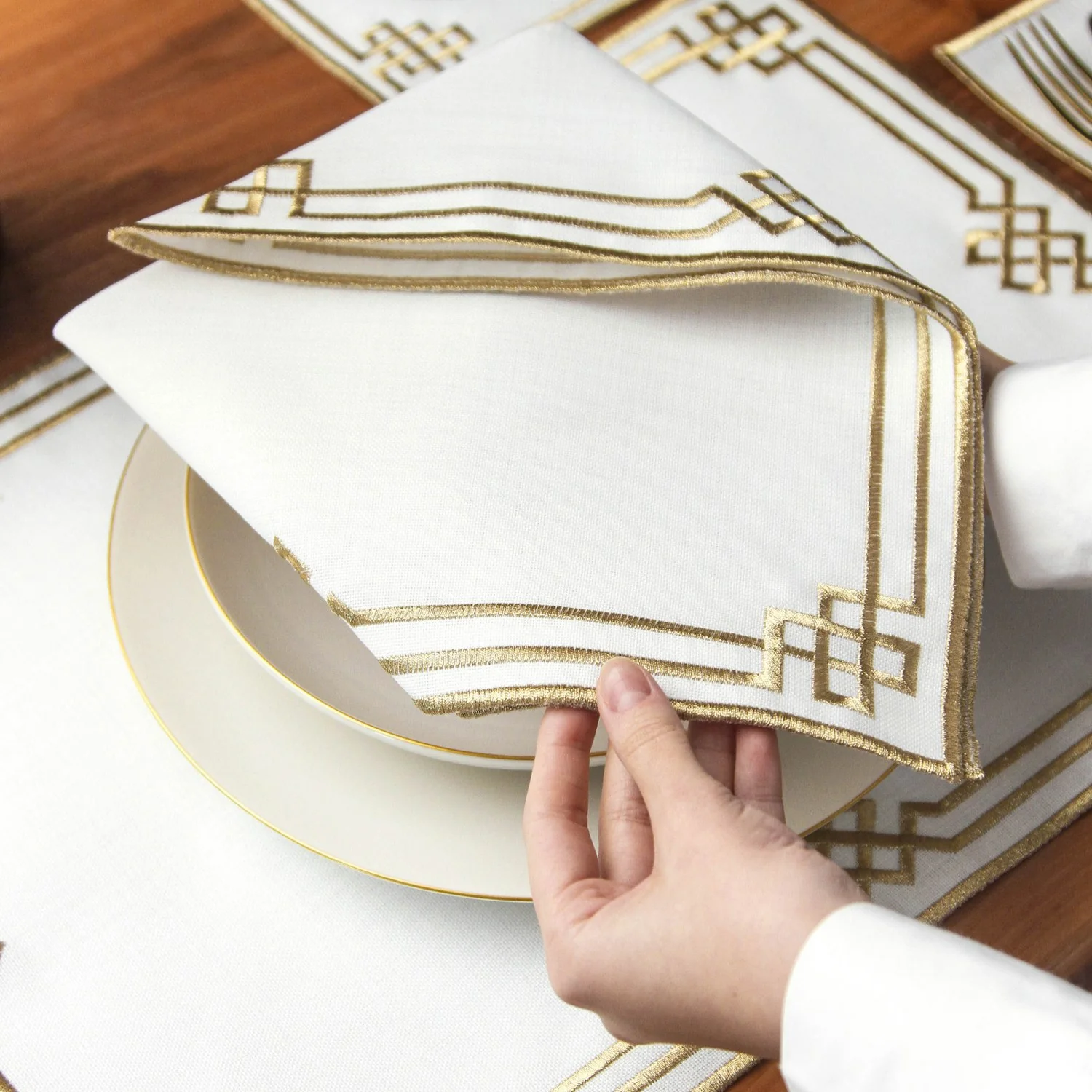 Ramadan Dining Set Eternal Knot Geometric Border for 6 Persons 24 Piece Set - Image 5