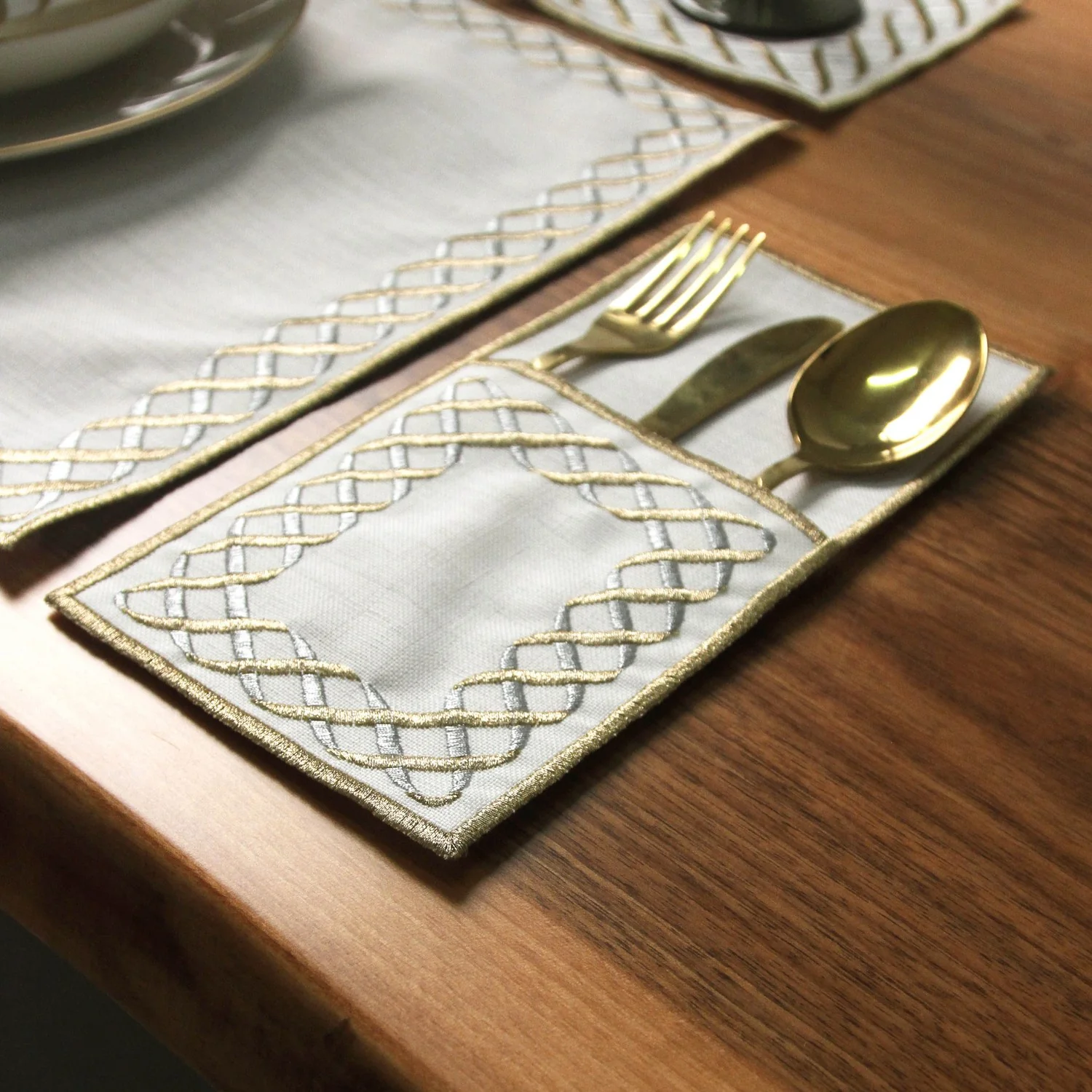 Ramadan Dining Set Eternal Weave Interlocking Border for 6 Persons 24 Piece Set - Image 6