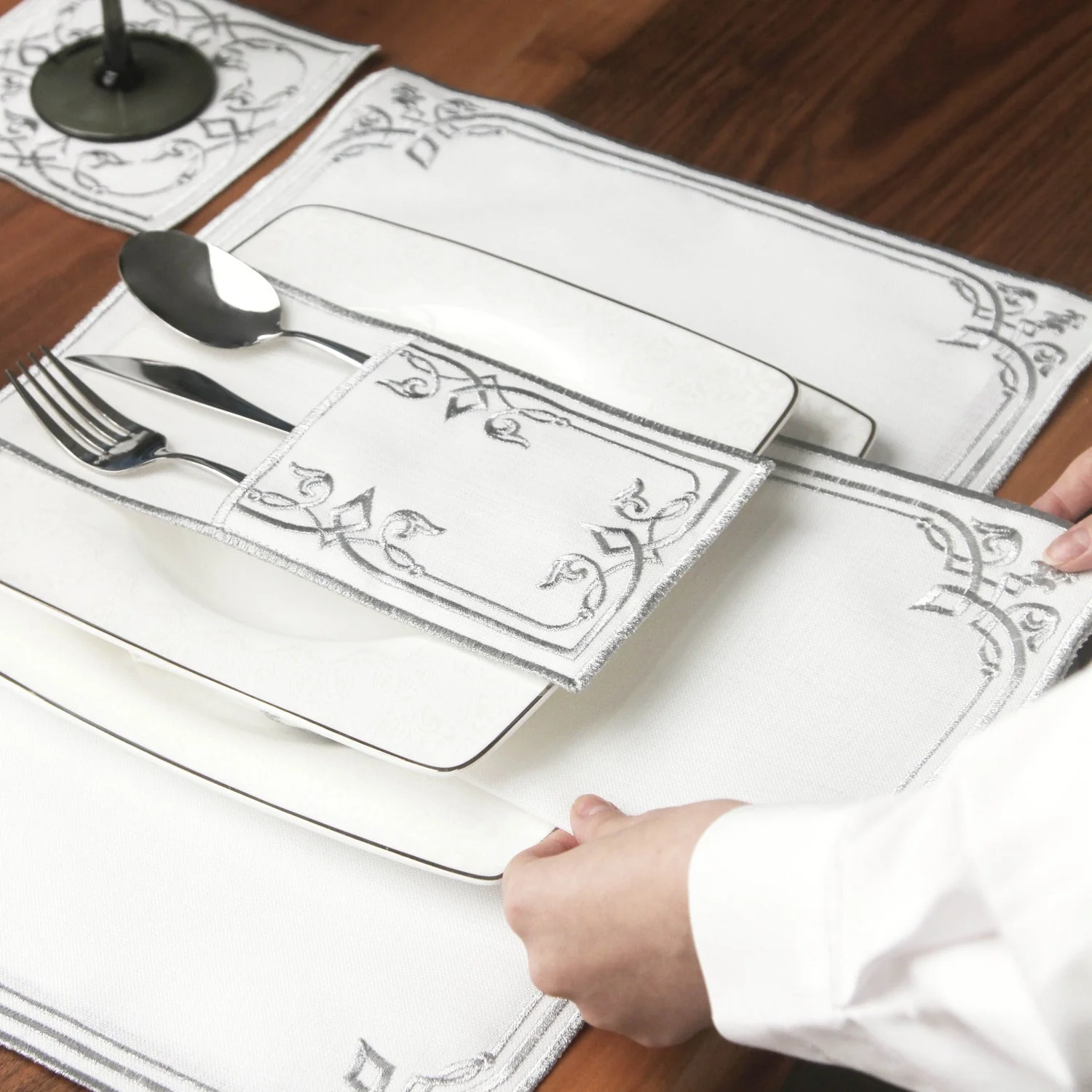 Ramadan Dining Set with Elegant Interlocking Scroll Border for 6 Persons 24 Piece Set - Image 13