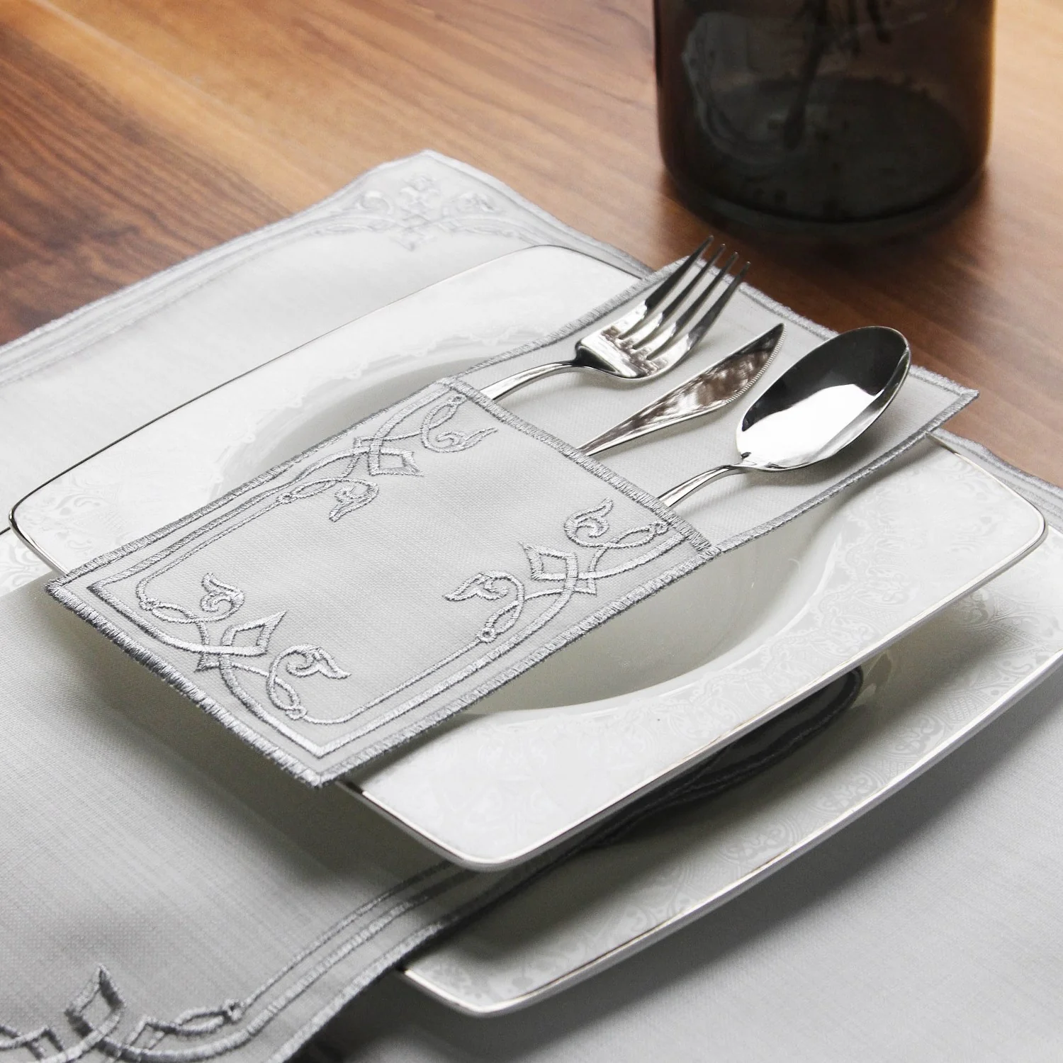 Ramadan Dining Set with Elegant Interlocking Scroll Border for 6 Persons 24 Piece Set - Image 16