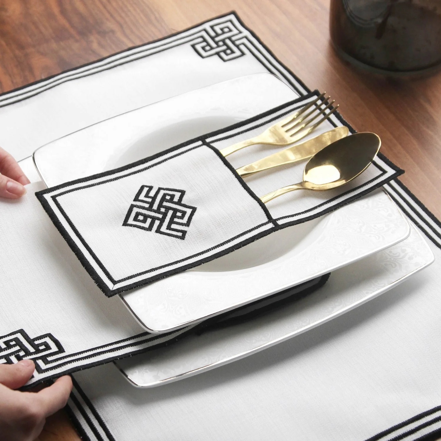 Ramadan Dining Set with Modern Geometric Meander Border for 6 Persons 24 Piece Set - Image 10