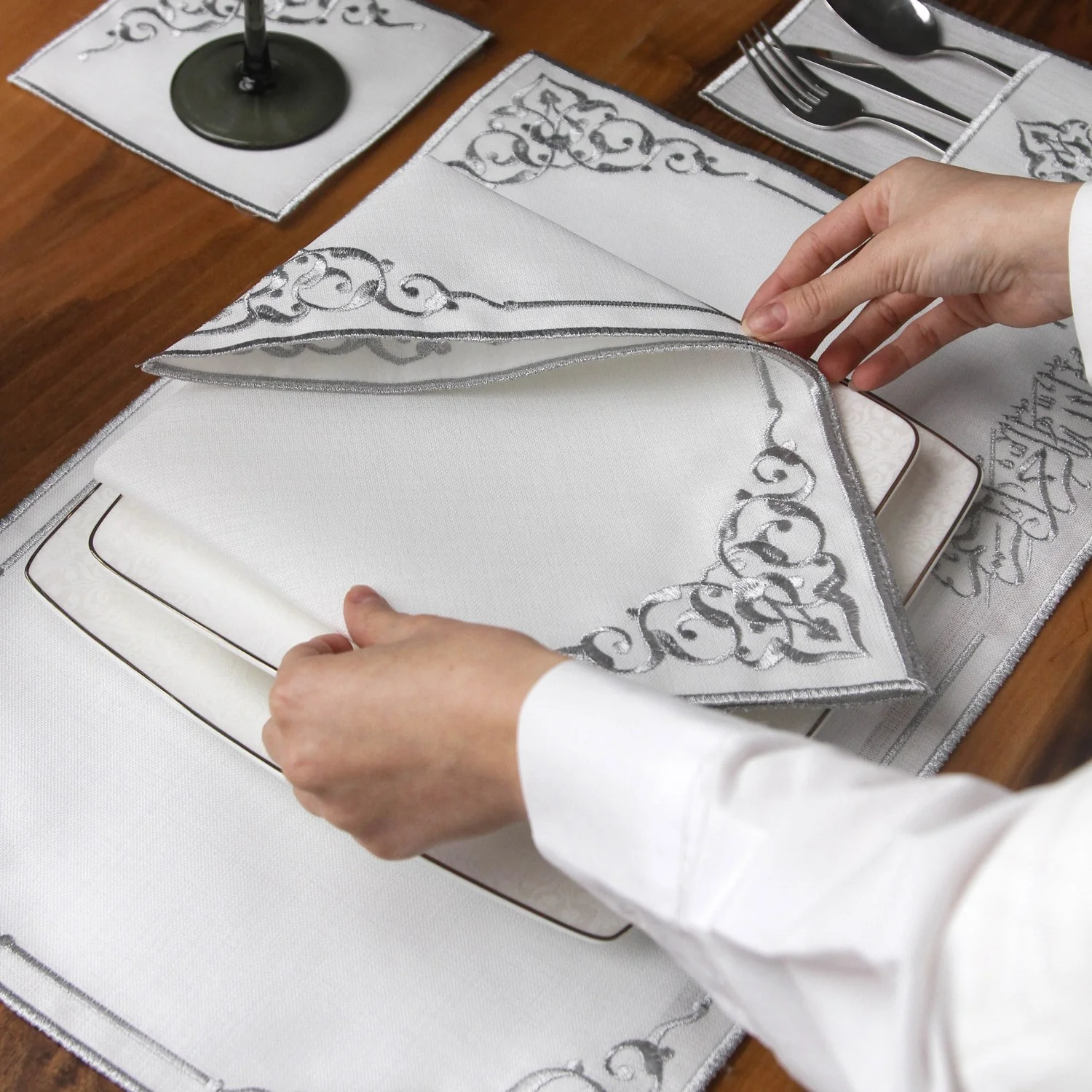 Ramadan Dining Set with Timeless Basmala Arabic Calligraphy for 6 Persons 24 Piece Set - Image 14