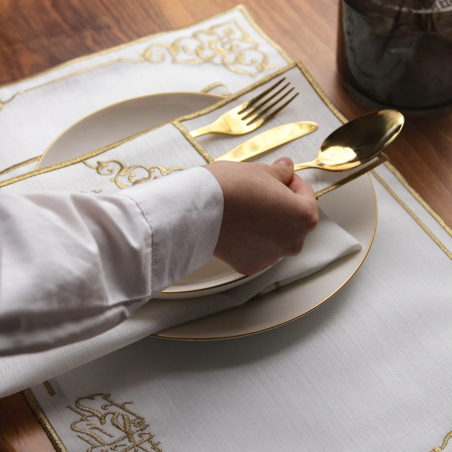 Ramadan Dining Set with Timeless Basmala Arabic Calligraphy for 6 Persons 24 Piece Set - Image 8