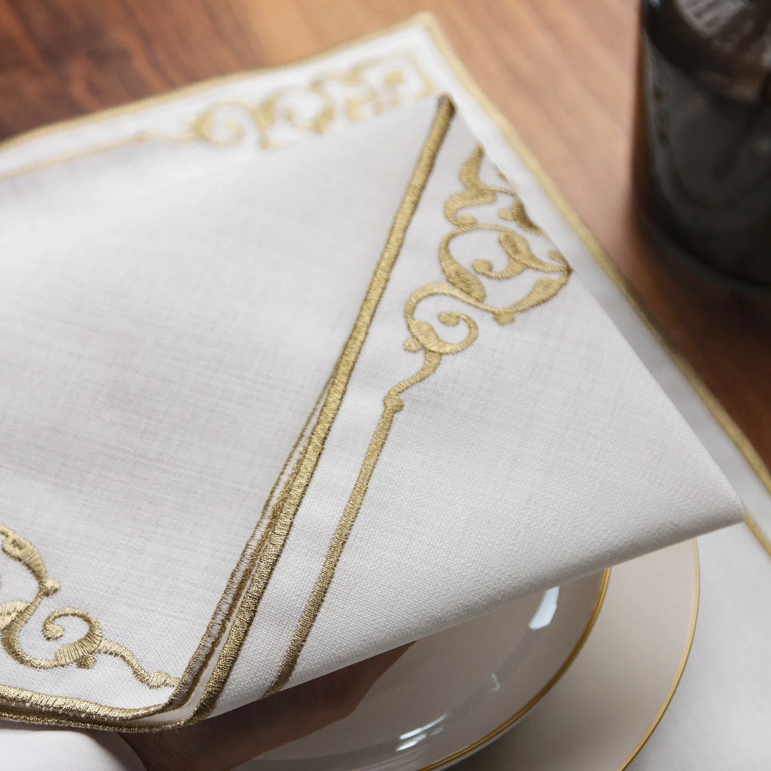 Ramadan Dining Set with Timeless Basmala Arabic Calligraphy for 6 Persons 24 Piece Set - Image 9